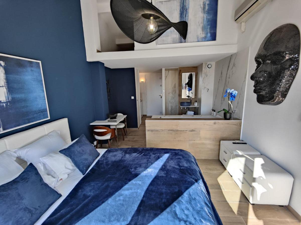 Suites Jm - Les Pins Marines - Jacuzzi & Vue Mer バンドール エクステリア 写真
